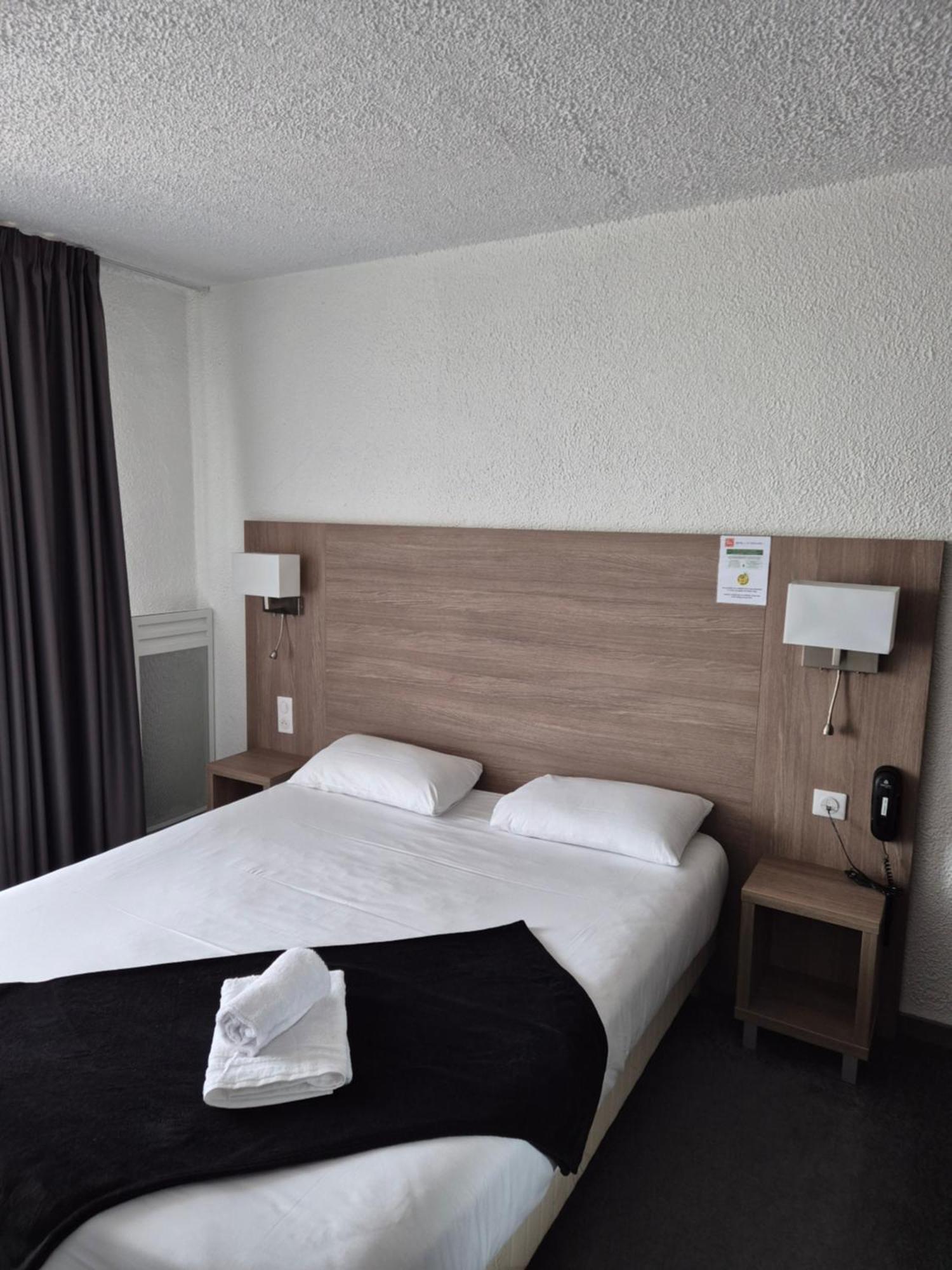 Hotel Le Challans Exteriör bild