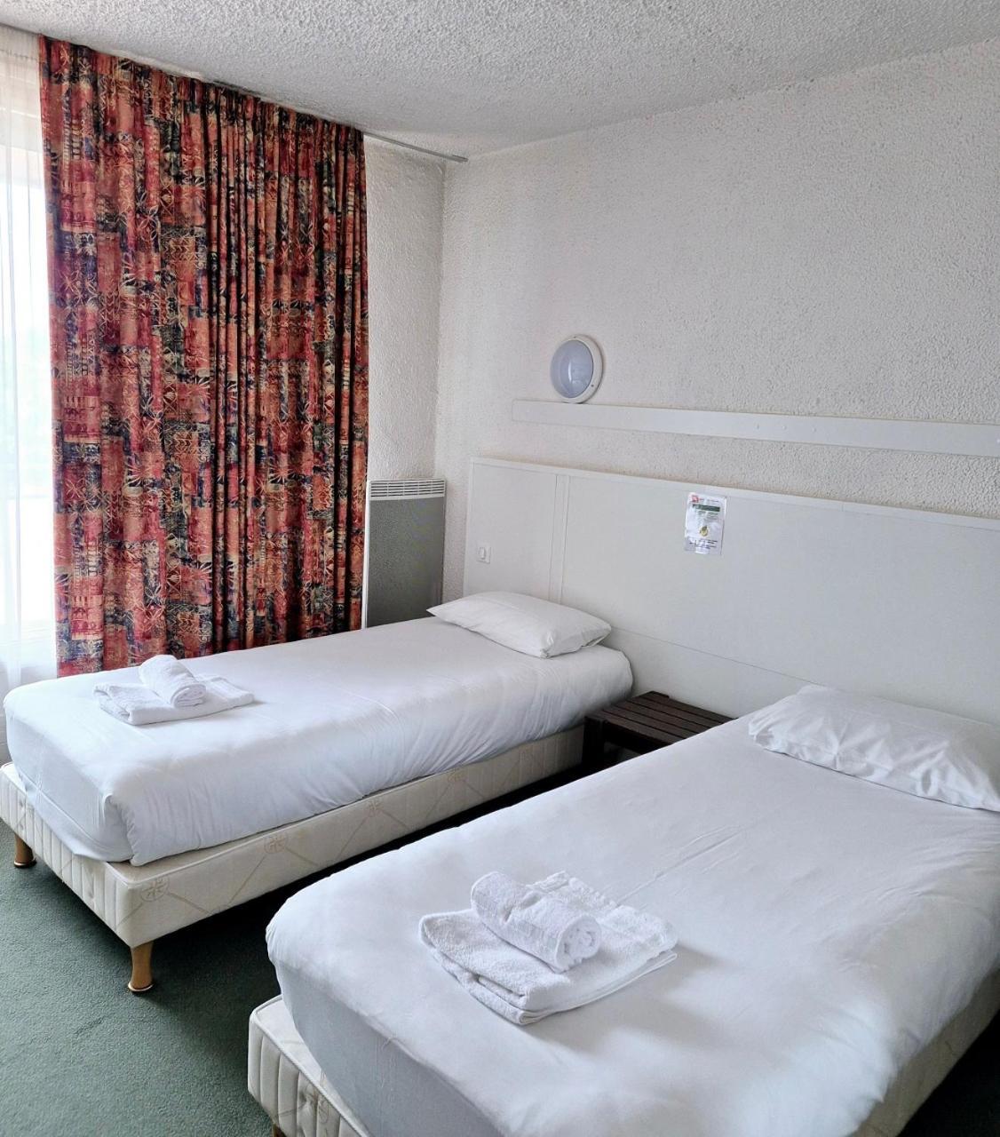 Hotel Le Challans Exteriör bild